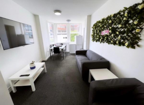 Bournemouth Town Centre 6 Double Bed Apartment